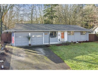 9246 SE Regents Dr, Milwaukie, OR 97222