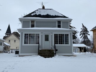 310 S Genoa St, Genoa, IL 60135