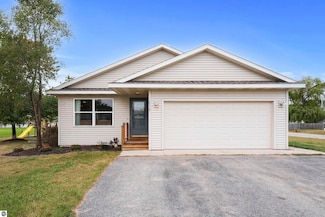 2118 Grouse Dr, Traverse City, MI 49685