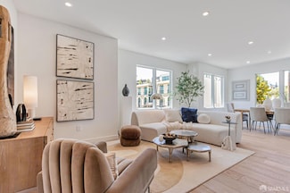 425 1st St Unit 21, Los Altos, CA 94022