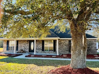 71 Timaquana Dr, Picayune, MS 39466