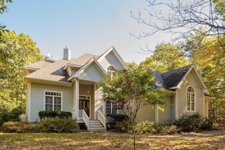 6 Victoria Rd, Camden, ME 04843