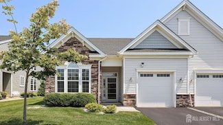 128 Starlight Dr, Monroe Township, NJ 08831