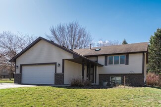 712 N Hay Lake Rd, Saint Paul, MN 55123