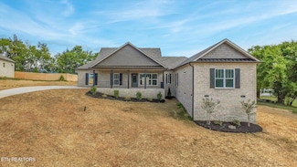210 Charlie Ln, Maryville, TN 37804