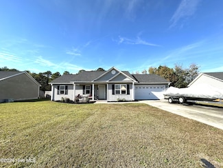 212 Michel Ct, Hubert, NC 28539