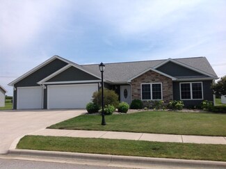 225 Chickadee Ln, Warsaw, IN 46580