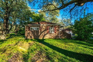 1237 Coan St, Chesterton, IN 46304