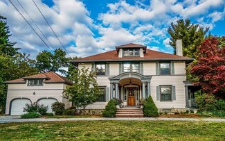 61 Elm St, Methuen, MA 01844