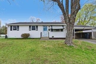 2 Fairview Ave, Natick, MA 01760