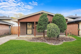 14116 S Hoxie Ave, Chicago, IL 60633