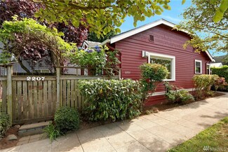 2207 NW 70th St, Seattle, WA 98117