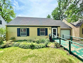 3733 C St, Lincoln, NE 68510