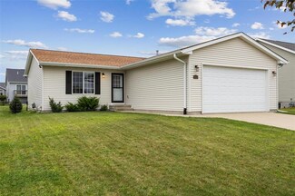 8622 Harrington Dr NE, Cedar Rapids, IA 52402