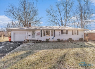221 Warrington Ave, Findlay, OH 45840