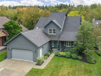 160 N Fork Dr, Chagrin Falls, OH 44022