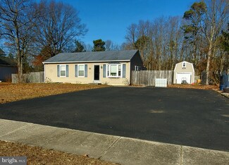 13 Pin Oak Dr, Atco, NJ 08004