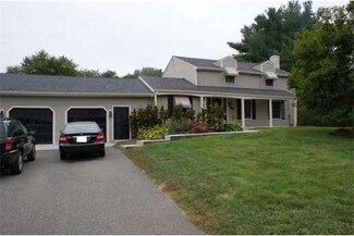 29 Locust St, Assonet, MA 02702