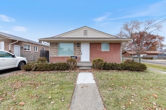19631 Williamson St, Clinton Township, MI 48035