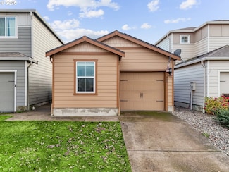 902 S View Dr, Molalla, OR 97038