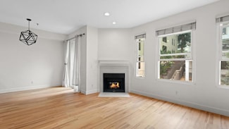 2445 Brant St Unit 304, San Diego, CA 92101