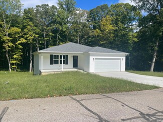 60 Sherwood Ln, Bedford, IN 47421