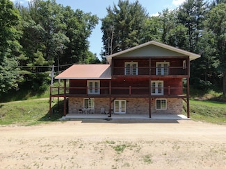 26378 Drake Ln, Cazenovia, WI 53924