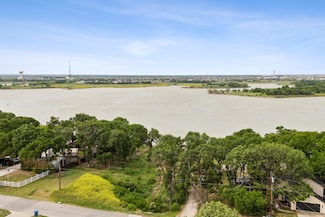 4547 & 4549 N Shore Dr, the Colony, TX 75056