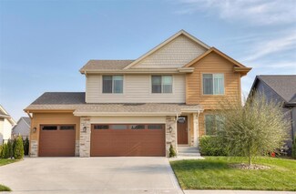 75 Landon Dr NW, Bondurant, IA 50035