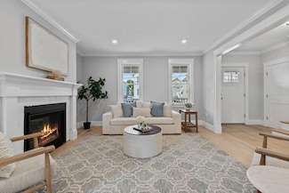 73 Knoll St, Roslindale, MA 02131
