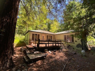 548 Forest Dr, Redway, CA 95560