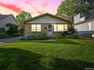 436 Orchard St, Wyandotte, MI 48192