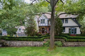 5519 E Mission Dr, Mission Hills, KS 66208