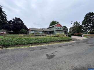 3490 NW Honeywood Dr, Albany, OR 97321