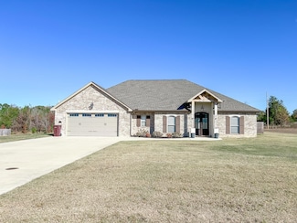 569 Abbey Rd, Caledonia, MS 39740