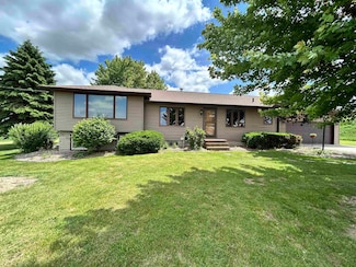 N2130 County Rd N, Appleton, WI 54913