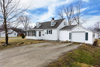 707 E Dogwood Ave, Effingham, IL 62401