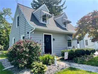 19 Oak St, Geneva, NY 14456