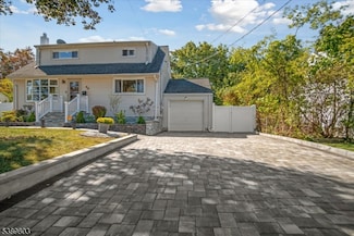 30 Whittier Ave, Somerset, NJ 08873