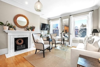 395 Marlborough St Unit 9, Boston, MA 02115