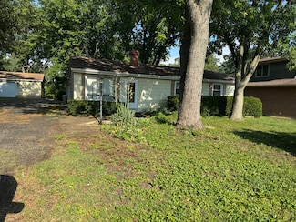 6006 Pershing Ave, Downers Grove, IL 60516