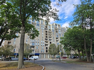 99 Pond Ave Unit 706, Brookline, MA 02445