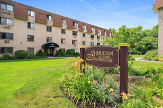 135 Grove St Unit 140, Rockland, MA 02370