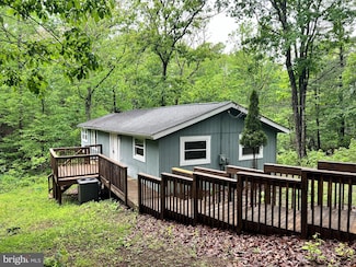 129 Raccoon Ln, Gerrardstown, WV 25420
