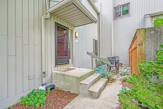 2174 Overlook Ct Unit 326, Ann Arbor, MI 48103