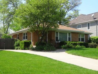 824 N Blanchard St, Wheaton, IL 60187