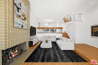 357 S El Camino Dr, Beverly Hills, CA 90212