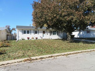 2019 Skyline Dr, Marshalltown, IA 50158