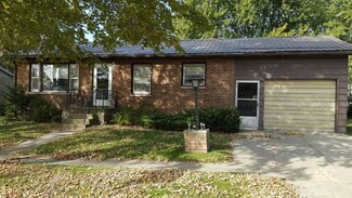 105 Cooley St, Strawberry Point, IA 52076