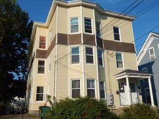 30 Cutts Ave, Saco, ME 04072